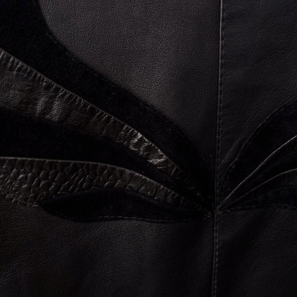 Wing-embroidered Leather Jacket - Picture 3 of 10
